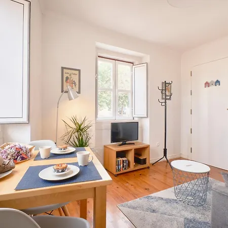Cozy In Castelo Sao Jorge - Apartmán